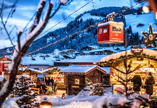 Weihnachtsdorf in Wolkenstein, Südtirol.