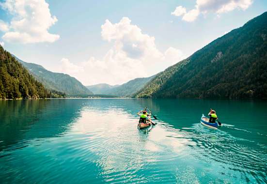 Das Ostufer des Weissensees ist besonders ruhig.