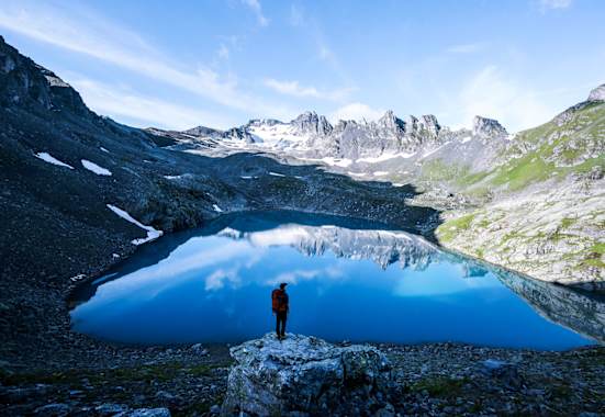 Wanderer am Wildsee im Kanton St. Gallen
