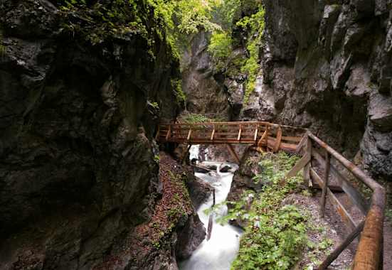 Blick in die Wolfsklamm bei Stans im Bezirk Schwaz in Tirol