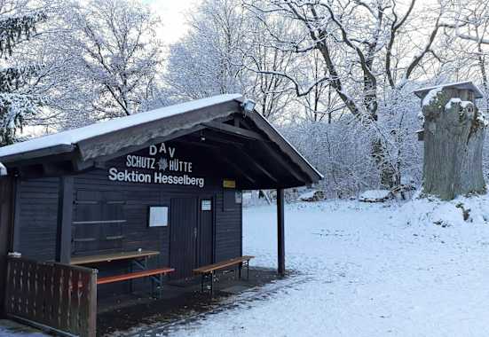 Im Winter wird die Hütte als kleine Raststätte geführt.
