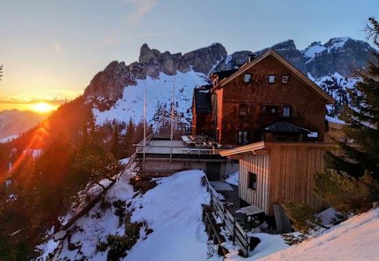 Die Erfurter Hütte als beliebter Ausgangspunkt für Touren