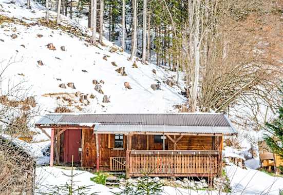 Die Aste Reitbichl (936 m) ist eine Selbstversorgerhütte im Karwendel 