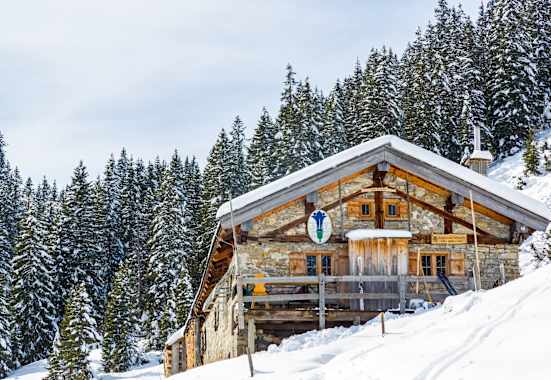 Die Bayerische Wildalm (1.454 m) ist eine Selbstversorgerhütte im bayerischen Rofan-Gebirge.