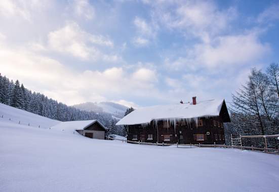 Das Ravensburger Haus steht in den Allgäuer Alpen in Bayern unterhalb der Imbergalpe und der Waltnersalpe.