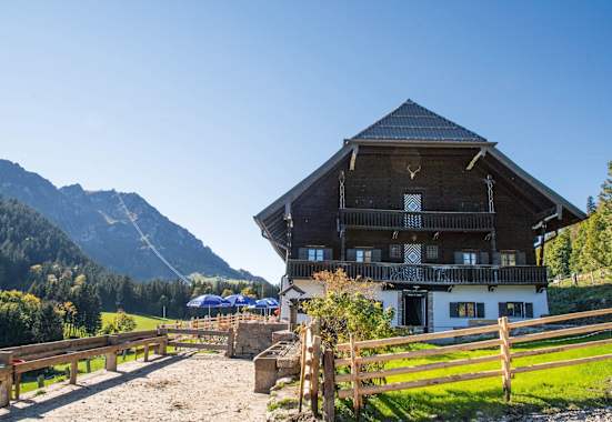 Die Hocherbalm ist ein denkmalgeschützter Bergbauernhof aus dem Jahr 1624.