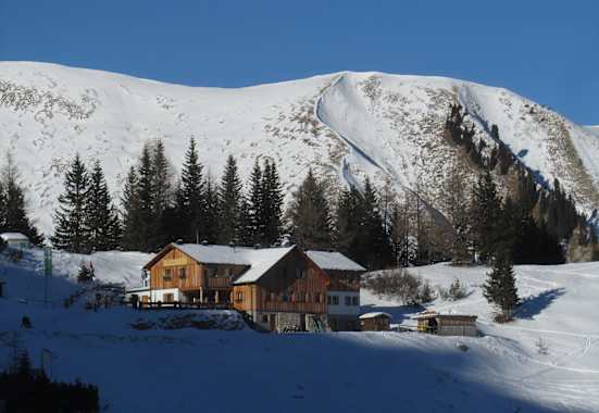 Die Wolfratshauser Hütte ist im Winter ein beliebter Ausgangspunkt für Skitouren