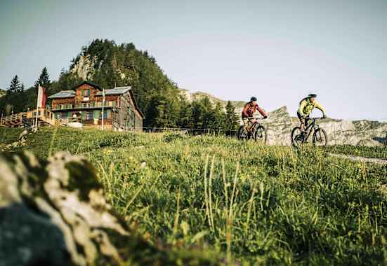 Die Bayreuther Huette im Rofan ist auch mit dem Bike zu erreichen.
