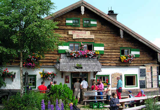 Die Mitterfeldalm