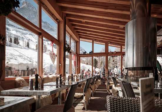 Speisesaal auf der Stafelalp Zermatt