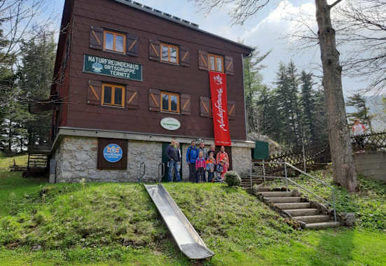 Das Ternitzer oder Grassinger Hütte befindet sich auf 1.199 m im Schneeberg-Massiv. 