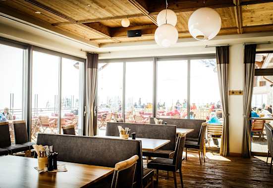 Die Gaststube des Tuxer Fernerhauses