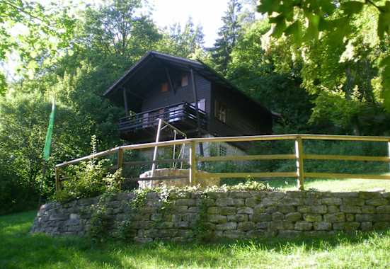 Die Uli-Wieland-Hütte ist eine Selbstversorgerhütte in Blaubeuren-Weiler 