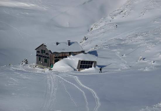 Eindrucksvoll vor allem im Winter - die Rieder Hütte