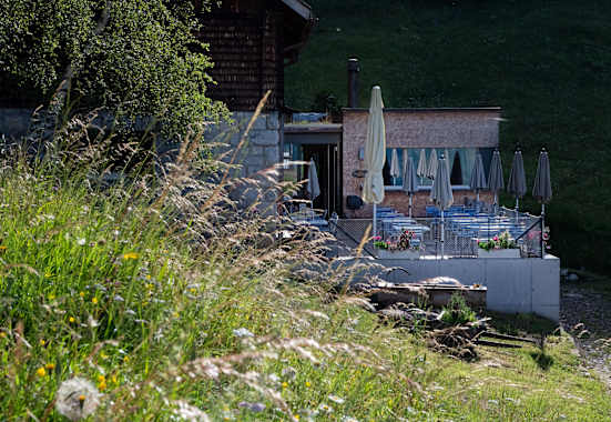 Äugstenhütte mit Terrasse