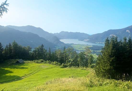 Beim Aufstieg zur Bleckwand mit Blick auf die Seen des Salzkammergutes