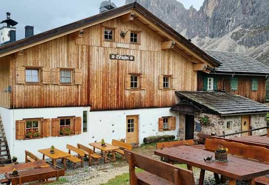Die Einkehr in der Broglesalm ist fast ein Muss.