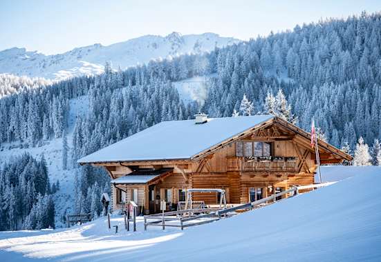 Die Ochsenhütte ist ein beliebtes Ausflugsziel in den Stubaier Alpen.