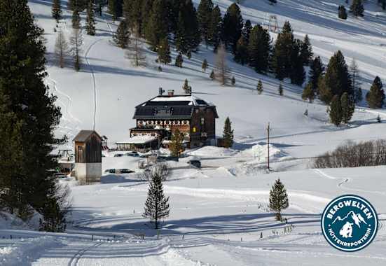 Die Dr. Josef-Mehrl-Hütte im Winter