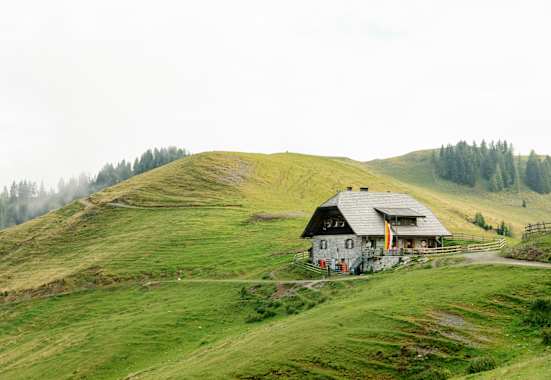 Die Feistritzer Alm steht im Bezirk Villach-Land in der Naturarena Kärnten.