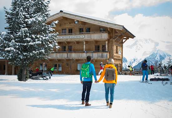 Das Gschösswandhaus im Zillertal ist auch im Winter ein beliebtes Ausflugsziel.