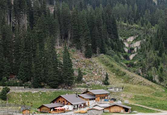 Die Inzinger Alm auf 1.641m Höhe im Tiroler Oberland