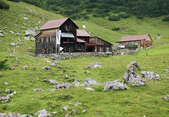 Hochmölbing Hütte