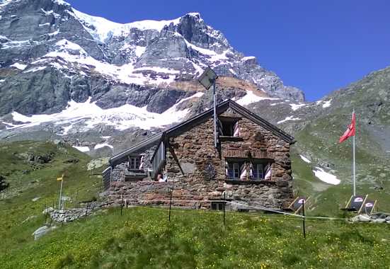 Die Fridolinshütte befindet sich im Süden des Kanton Glarus (Glarner Alpen).