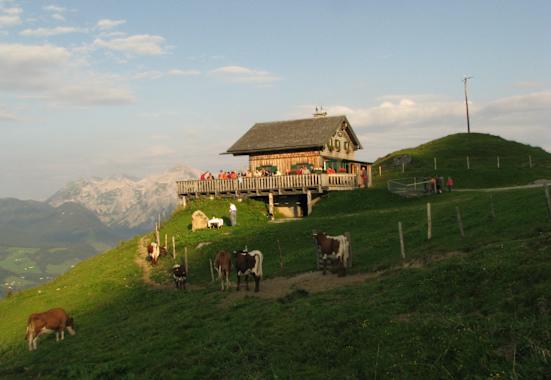 Die Mahdalm ist ein beliebtes Ausflugsziel oberhalb von Annaberg-Lungötz.