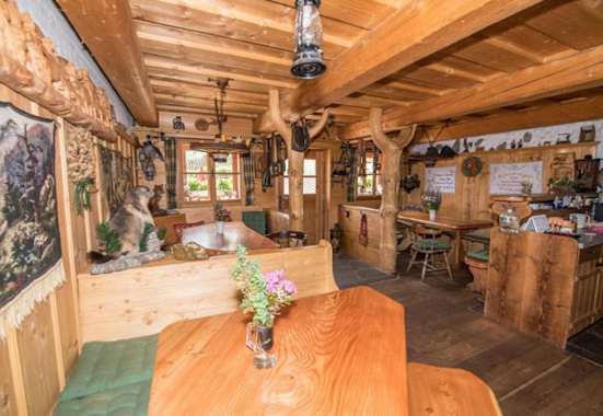 Die Gaststube der Pottingerhütte