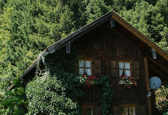 Gemütlichkeit vermittelt schon der Anblick der Hütte.