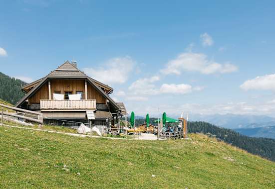 Die Rudnig Alm liegt inmitten des Kärntner Tourismusgebietes Hermagor.