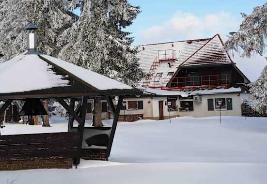 Wanderheim Kreuzmoos in idyllischer Winterlandschaft