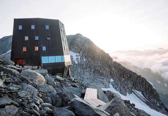 Die Schwarzensteinhütte