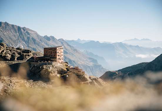 Die neu eröffnete Stettiner Hütte im Naturpark Texelgruppe