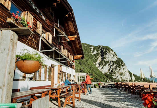 Die Wangalm ist der Stützpunkt für alle, die länger oben bleiben.