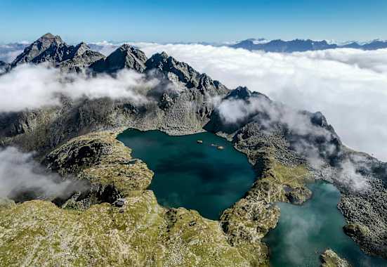 Die Wangenitzseehütte oberhalb des Wangenitzsees