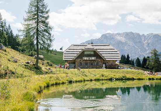 Die Watschinger Alm liegt am Nassfeld unter dem Gartnerkofel in den Karnischen Alpen.