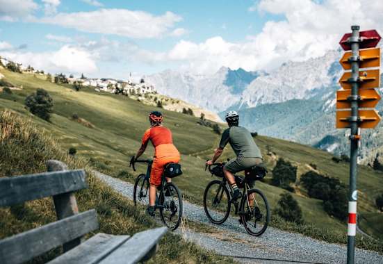 Anstieg nach Guarda im Unterengadin