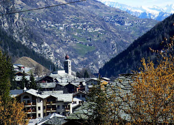 Knubels Geburtsort St. Niklaus im Wallis von Süden gesehen