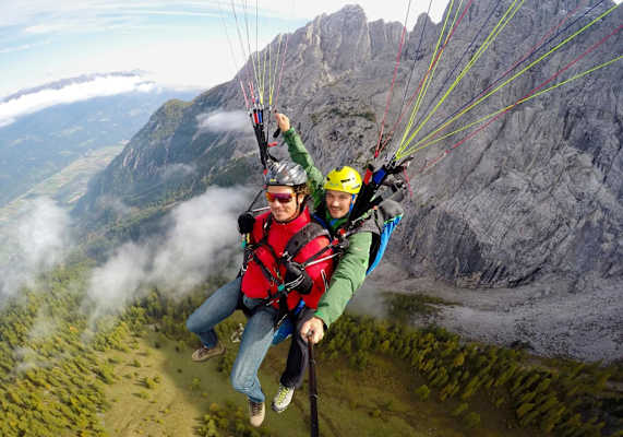 Ein Selfie der beiden Tandemflieger.