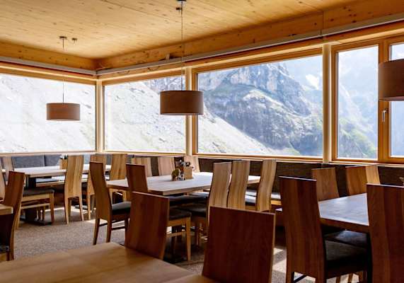 Die Gaststube bietet einen Panoramablick