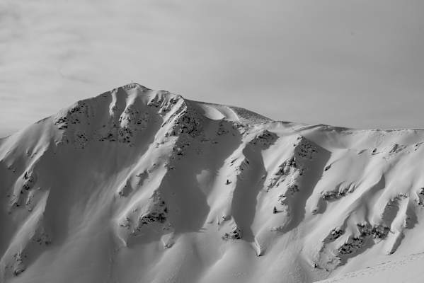 Die mächtigen Ostflanken des Stemmerkogel (2.123 m)