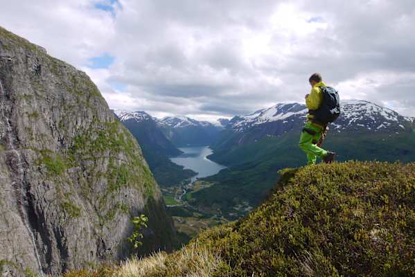 Wandern Klettersteig Fjord Norwegen Bergwelten