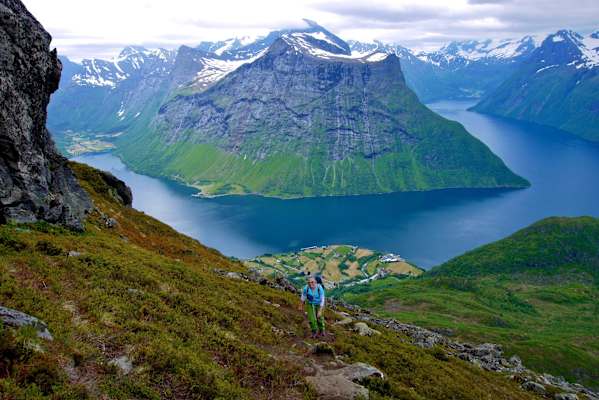 Wandern Klettersteig Fjord Norwegen Bergwelten