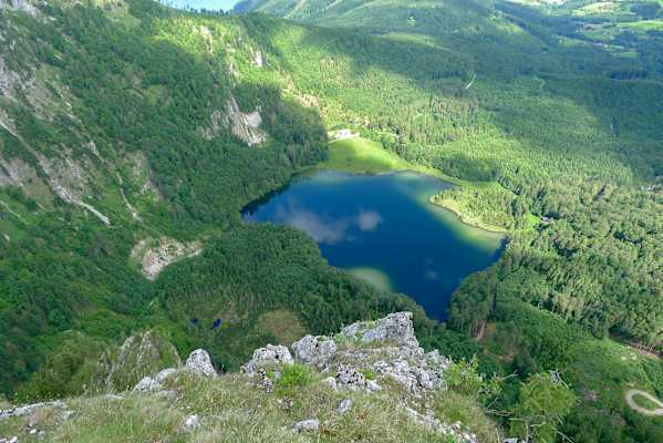 Der Laudachsee vom Katzenstein aus gesehen