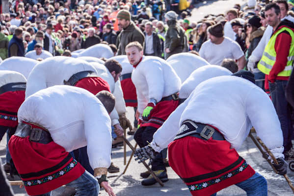 Axamer Wampelerreiten