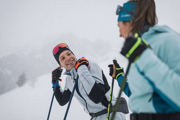 Mit atmungsaktiver Funktionsbekleidung macht Langlaufen doppelt Spaß.