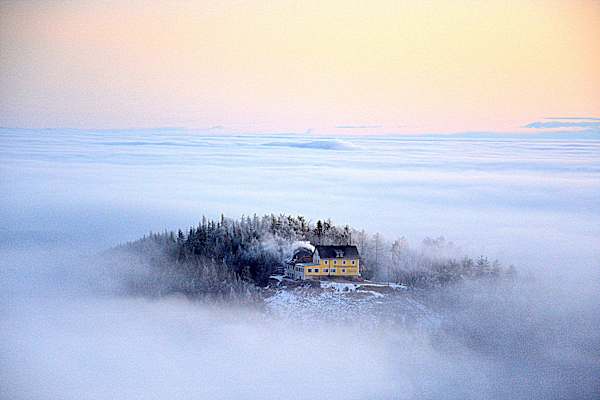 Frühmorgendlicher Ausblick von der Hohen Wand 