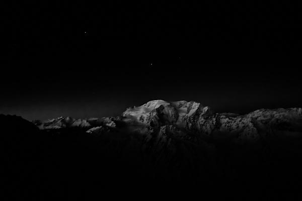 Grand Combin in der Schweiz: Blick von den Walliser Alpen hinüber zum Mont Blanc